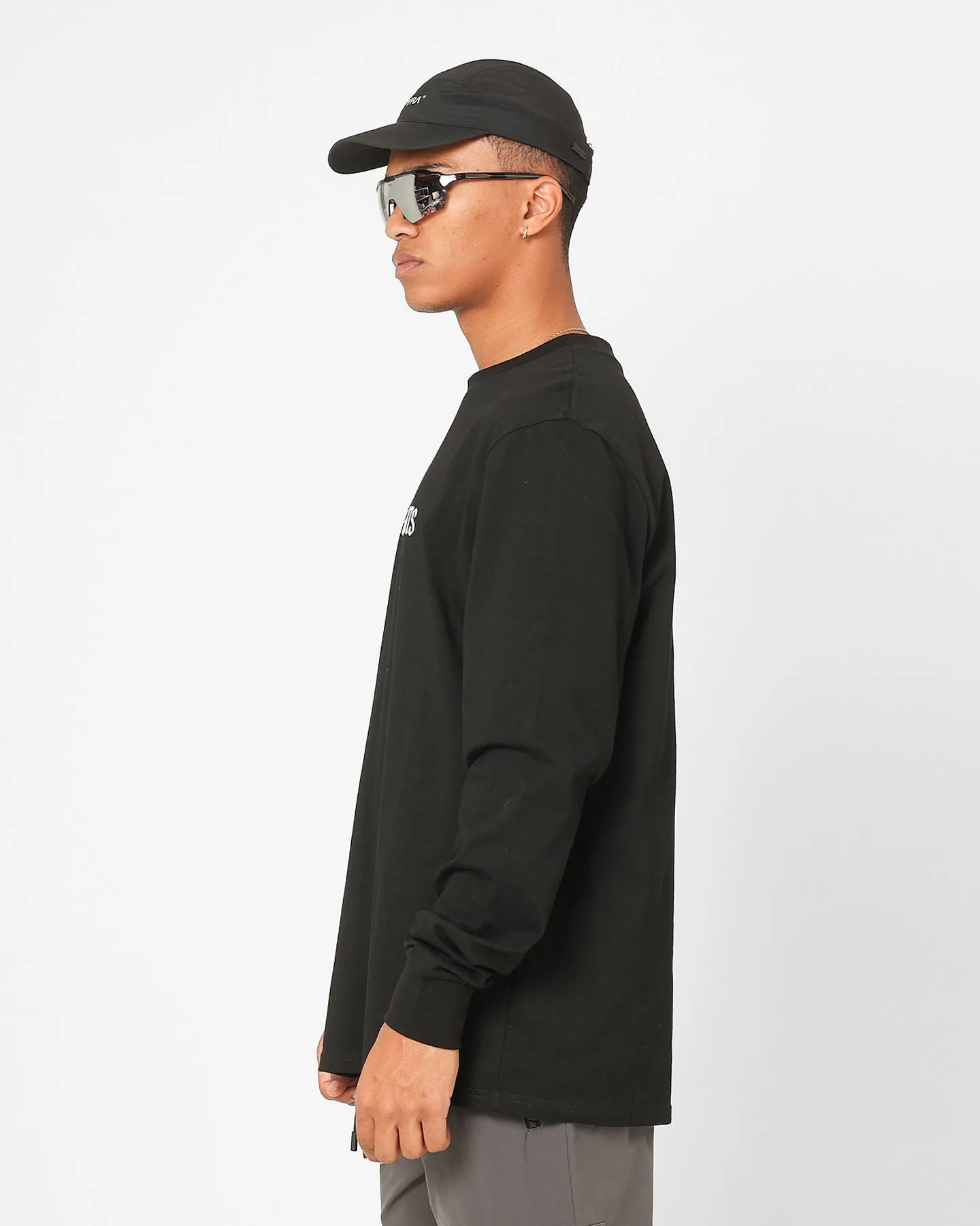 Pyra Rugged Long Sleeve T-Shirt Black/White